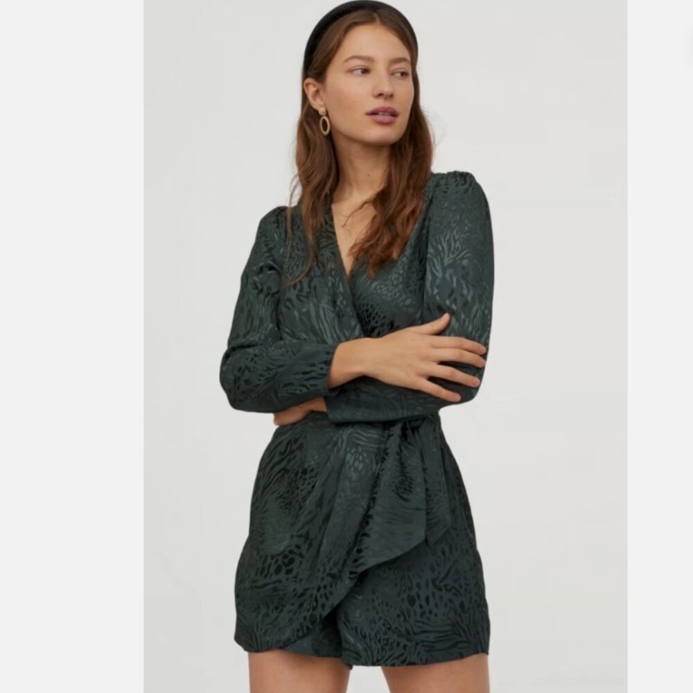 H&M Jumper Animal Print Viscose Satin Shiny Tie Waist V-Neck Princess Sleeves